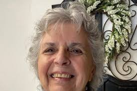 Lori Mull's Instagram, Twitter & Facebook