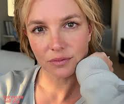 Love this beautiful make up free picture Britney Spears shared. Looking  amazing, Britney❤️