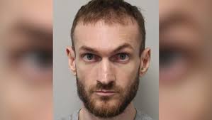 Brasileiro é condenado por matar adolescente com espada em Londres; vídeo