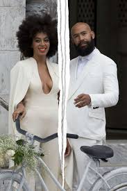 During their whimsical weekend, solange knowles, in stéphane rolland, and alan ferguson bike to their. Solange Knowles Sieht Eigentlich Gut Aus Promiflash De