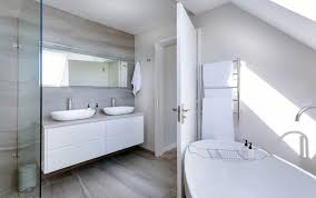 Für deinen neuen badezimmerschrank hast du die wahl, ob tür. Badspiegel Auswahlen So Finden Sie Den Perfekten Spiegel Fur Ihr Bad