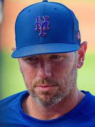 Jeremy Hefner's Instagram, Twitter & Facebook