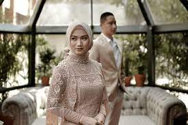 Check spelling or type a new query. 10 Inspirasi Busana Yang Cocok Dipakai Untuk Acara Lamaran Seruni Id