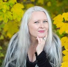 Amazon.com: The Witch In The Well: 9781250302090: Bruce, Camilla: Books