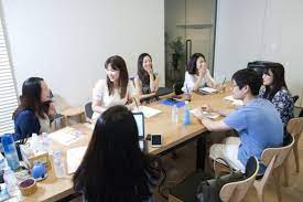 난 몇년전에 데브시스터즈 최초가가 6만원이길래 시총대비 게임 bm모델 오래못갈거라고 생각했는데 안보던사이 3천원 가고 기사회생했더라. ì˜¤ëŠ˜ë„ ë‹¬ë¦°ë‹¤ ì¿ í‚¤ëŸ°ì´ íƒœì–´ë‚œ ê·¸ ê³³ ë°ë¸Œì‹œìŠ¤í„°ì¦ˆ íƒë°© ë§¤ê±°ì§„í•œê²½