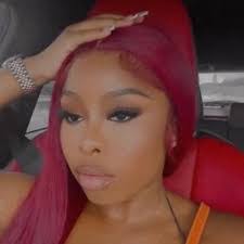 Nikki Esposito's Instagram, Twitter & Facebook