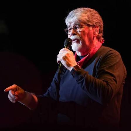SHOCKING NEWS:Randy Owen recently quietly revealed a heartbreaking truth that has left fans devastated: he was diagnosed with stage 4 cancer. Doctors told him he only had “a few weeks,” but he