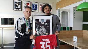 Find the perfect joshua zirkzee stock photos and editorial news pictures from getty images. Zirkzee Blijft Bij Champions League Winnaar Bayern Munchen Wil Je De Beste Worden Dan Moet Je Met De Besten Trainen Rijnmond