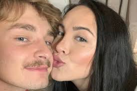 Omaha neighborhood honors fallen Marine with hundreds of flags