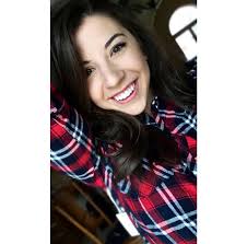 Briana Theresa (@bribaebee_)