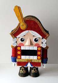 как сделать игрушки на новый год своими руками видео Kak Sdelat Shelkunchika Svoimi Rukami Retro Igrushki Shipcy Dlya Orehov Rozhdestvenskie Podelki