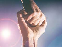 Les synonymes sont des mots différents qui. Avez Vous Deja Senti Le Flux D Energies Des Mains Wemystic France
