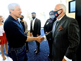 All applications are subject to credit approval by chase. Jpmorgan Chase Ceo Jamie Dimon Visits New Crenshaw Community Center Branch Los Angeles Sentinel Los Angeles Sentinel Black News
