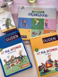 Bett mit einem futon (quelle: Start In Die 2 Klasse Vorbereitung Und Ein Duden Freundebuch Freunde Buch Duden Bucher