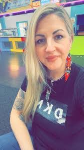 Vicky Levine's Instagram, Twitter & Facebook