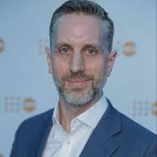 Penny Ayres's Instagram, Twitter & Facebook