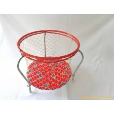 Certains sont spacieux et au niveau du sol, d'autres … Parc Pour Poupees Ancien Jouets Retro Jeux De Societe Figurines Et Objets Vintage