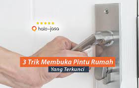 Sudahnya mahu tak mahu pintu terpaksalah dipecahkan atau tombol diumpil. 3 Trik Membuka Pintu Rumah Yang Terkunci