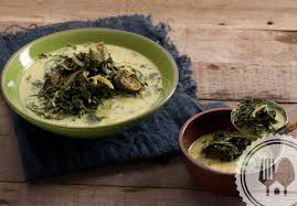 Cuci daun singkong yg sudah dipetik, lalu rebus sampai daun benar benar lembut, jangan lupa beri sedikit garam supaya kandungan vitamin yg ada dalam daun tidak. Rasamasa Gulai Daun Singkong Teri
