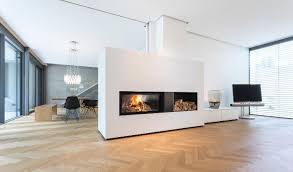 Kamin Mitten Im Raum Gestalten Sie Ihr Wohnzimmer Mit Einer Zentral Positionierten Feuerstelle Wohnung Innenarchitektur Wohnen Kamin Modern