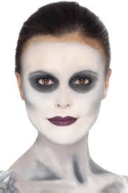 Frau Mit Augen Dunkel Geschminkt Geist Schminken Geist Kostum Halloween Kostum Geist