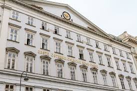 Ab 1993 wurde sie als aktiengesellschaft geführt und notierte seit 1997 an der börse in wien. Erste Bank Zentrale Am Graben Wird Hotel Wien Orf At