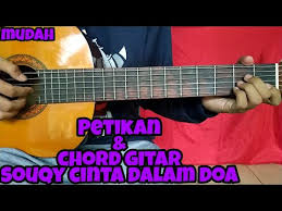 Berikut cuplikan syair nyanyian / teks dari lagunya: Kunci Gitar Souqy Autis Masnurul