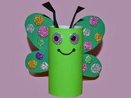 Mariposa multicolor. Manualidad de reciclaje para niños