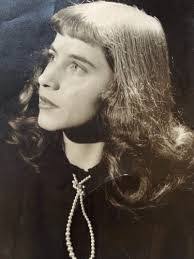 Carmen Bouchard's Instagram, Twitter & Facebook