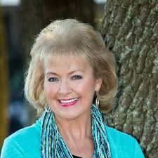 Dianne Hardman's Instagram, Twitter & Facebook