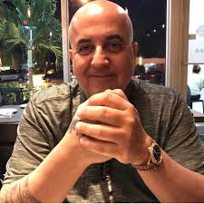 Does size and look matter when choosing a partner?