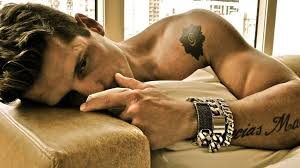 Ele me abordou e perguntou se eu era modelo, eu disse que sim. Photo Albums By Men S Journal Online Senatus