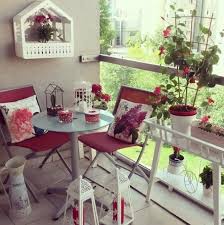 Aysegul Hanim In Her Kosesine Ozendigi Balkonu Dekor Balkon Dekorasyon Fikirleri