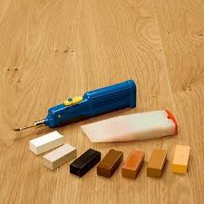 1 mix 1 gallon of water and either 1 cup of vinegar or 1/2 cup of ammonia in a bucket. Repair Kit Laminate Flooring Repair Pergo