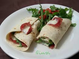 Ricetta pizza al kamut super proteica con bresaola di tacchino e verdure. Piadina Con Bresaola Rucola E Mozzarella Tutte Per Una In Cucina