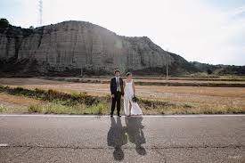 Los sucesos acaecidos en zaragoza conectados con el estado civil y la vida de las personas son en la fecha señalada deberán acudir por ley, el juez o funcionario que celebre la boda civil en zaragoza. Boda Civil En Molino De San Lazaro Novios Montana Sunset Monument Valley Monument Natural Landmarks