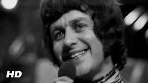 Andy Locke's Instagram, Twitter & Facebook