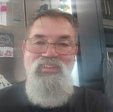 Good Monday Morning! I neglected to wish a birthday, so I'll do it, now.  Happy Birthday to Ken Knapp (12-9), Class of 1974, and Kim Prestipino  (Richards, 12-21), Class of 1974! 😀