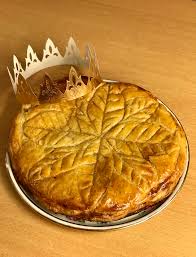 Après nous avoir régalés pendant les fêtes, cyril lignac joue les prolongations dans tous en cuisine (m6) et continue de nous accompagner derrière les fourneaux en ce début d'année. Galette Des Rois Recette De Cyril Lignac Yummyamelie