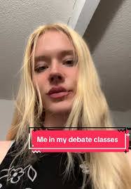 Lauren Leary's Instagram, Twitter & Facebook