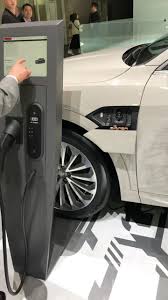 Audi E-tron vs. Tesla: Which Electric Car to Choose?