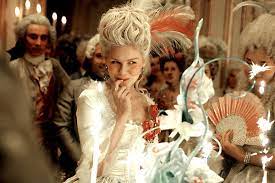 This is not that, and don't come into this movie looking for accuracy. Bild Zu Kirsten Dunst Marie Antoinette Bild Kirsten Dunst Filmstarts De