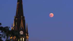 Allerdings geht der mond während der finsternis unter. Roter Mond Uber Der Neustadt Neustadt Gefluster