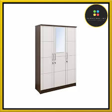 Untuk ukuran lemari pakaian 3 pintu standardnya adalah 180 x 60 x 200 cm ini adalah ukuran yang biasa di gunakan tukang furniture untuk membuat sebuah lemari pakaian secara massal. Jual Graver Furniture Lemari Pakaian Kayu 3 Pintu Minimalis Lemari Baju Kayu 3 Pintu Minimalis Gratis Cermin Lp Vs 08 Furniture Inc