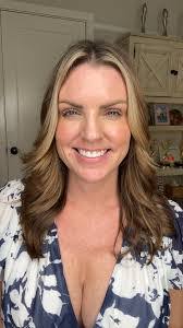 Cynthia Vanlandingham's Instagram, Twitter & Facebook