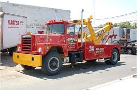 Pin By Scott Lapachinsky On Big Mack Wreckers In 2020 Tow Truck Mack Trucks Old Mack Trucks
