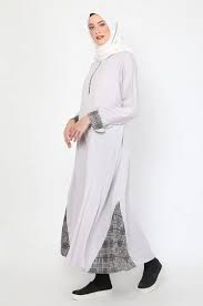 10 model baju untuk wanita bertubuh pendek trend 2020 kamini id model baju orang pendek 10 model baju untuk wanita bertubuh pendek trend 2020 ditulis oleh syuri diperbaharui 18 januari 2020 anda harus selektif dalam memilih pakaian karena satu model pakaian belum tentu terlihat. Self Reminder Beberapa Gaya Fashion Hijab Yang Cocok Untuk Wanita Kurus Tips Memilihnya