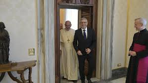 Fez os estudos primários e secundários em cabo o livro a sedutora tinta das minhas noutes, de jorge carlos fonseca, um dos grandes poetas contemporâneos de cabo verde, é uma seleta de. Staatsprasident Von Kap Verde Beim Papst Vatican News