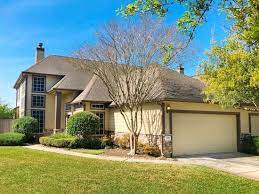 7935 Glenn Cliff Dr Houston Tx 77064 Zillow Waterfront Homes Zillow Homes Better Homes And Gardens