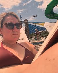 Katey 📚☕️ (@kateyslostchill) • Instagram photos and videos